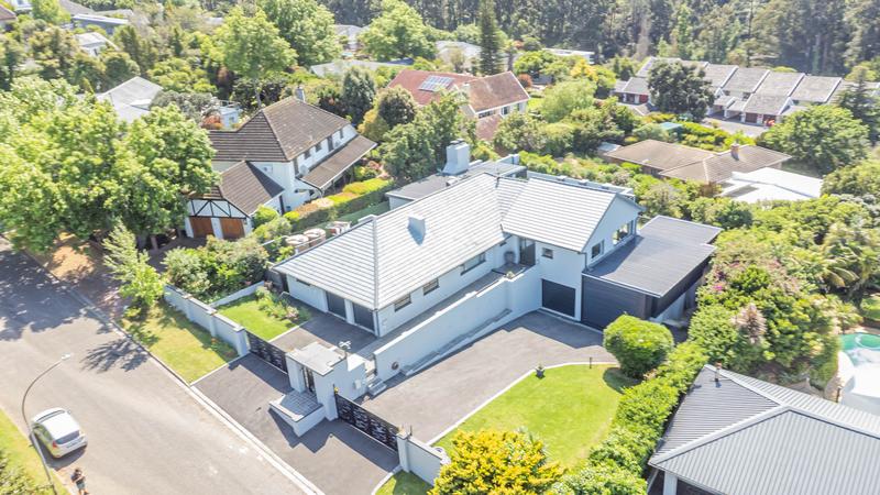 4 Bedroom Property for Sale in Helderrand Western Cape